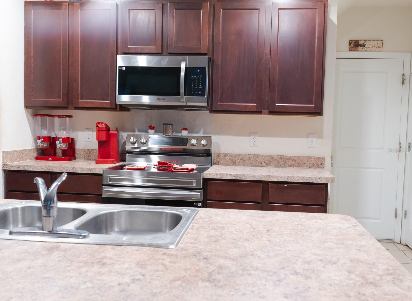 10023 MERRY FAWN CT, SUN CITY CENTER, FL, 33573