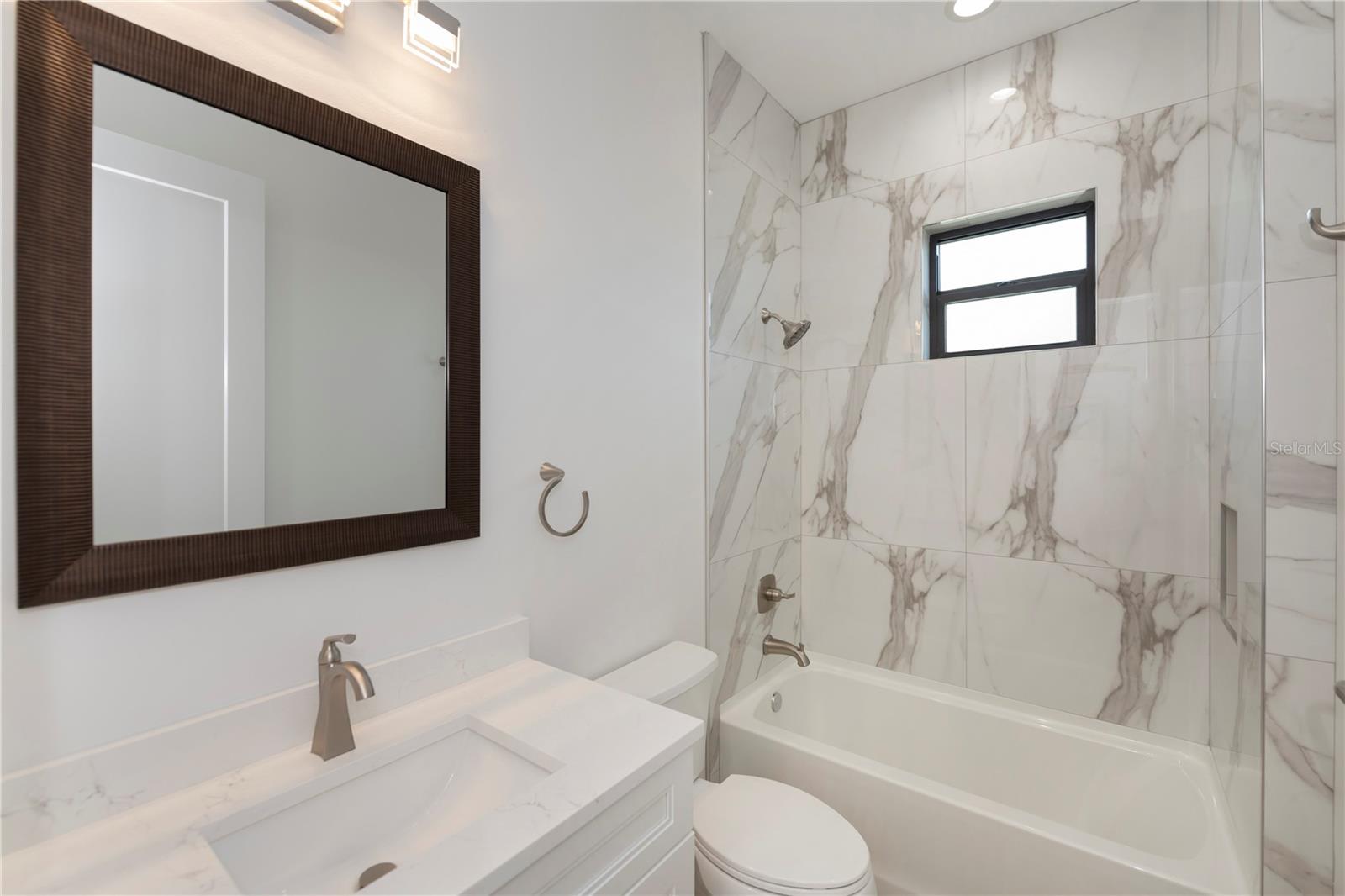 11 PINEHURST CT, ROTONDA WEST, FL, 33947