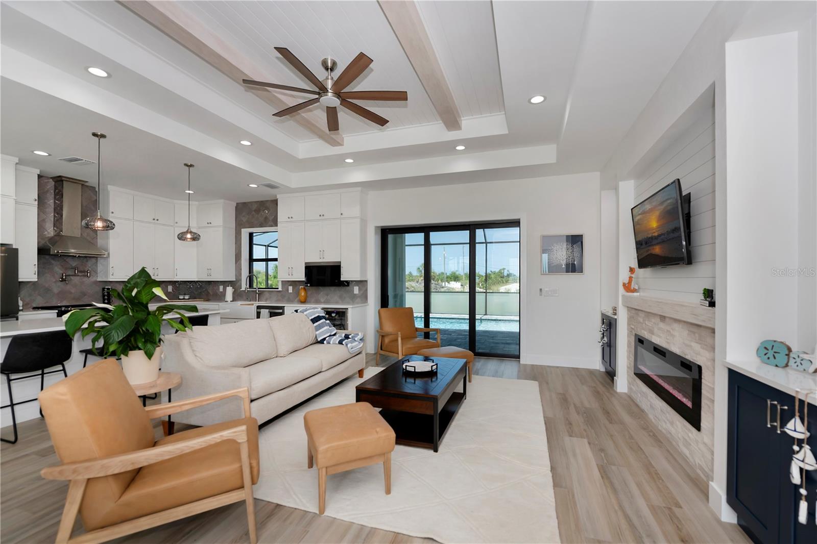 11 PINEHURST CT, ROTONDA WEST, FL, 33947