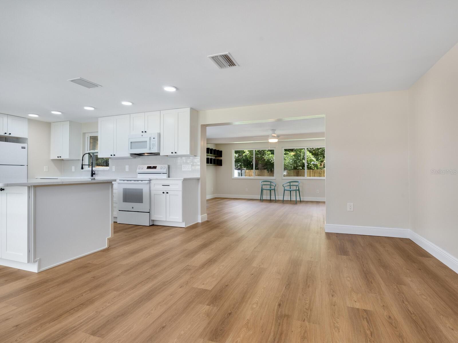 2133 FIESTA DR, SARASOTA, FL, 34231