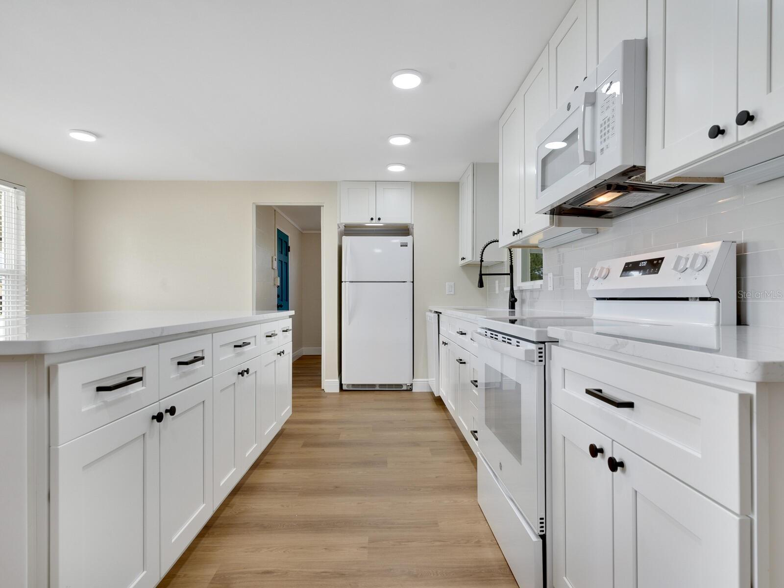 2133 FIESTA DR, SARASOTA, FL, 34231