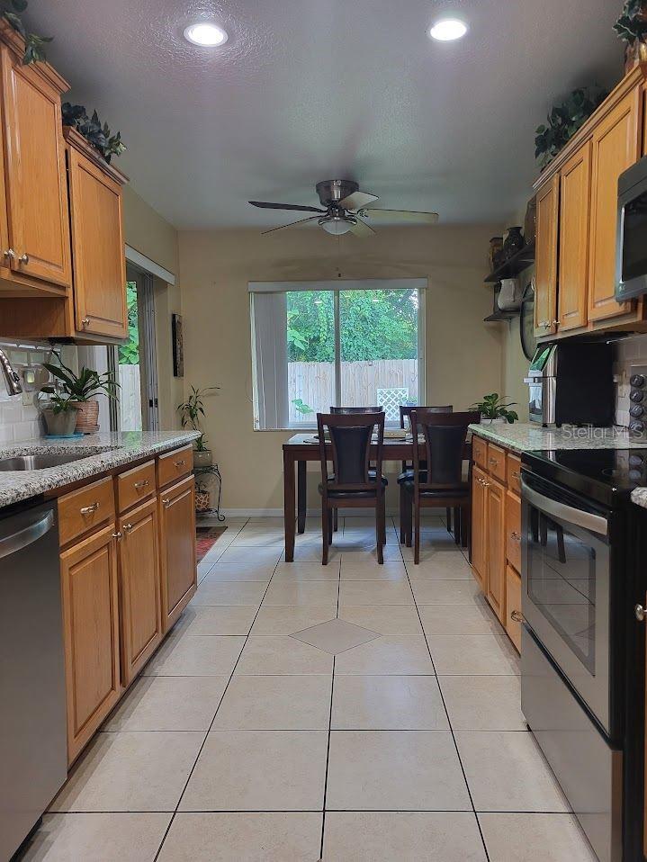 11341 LAKE DR, LEESBURG, FL, 34788