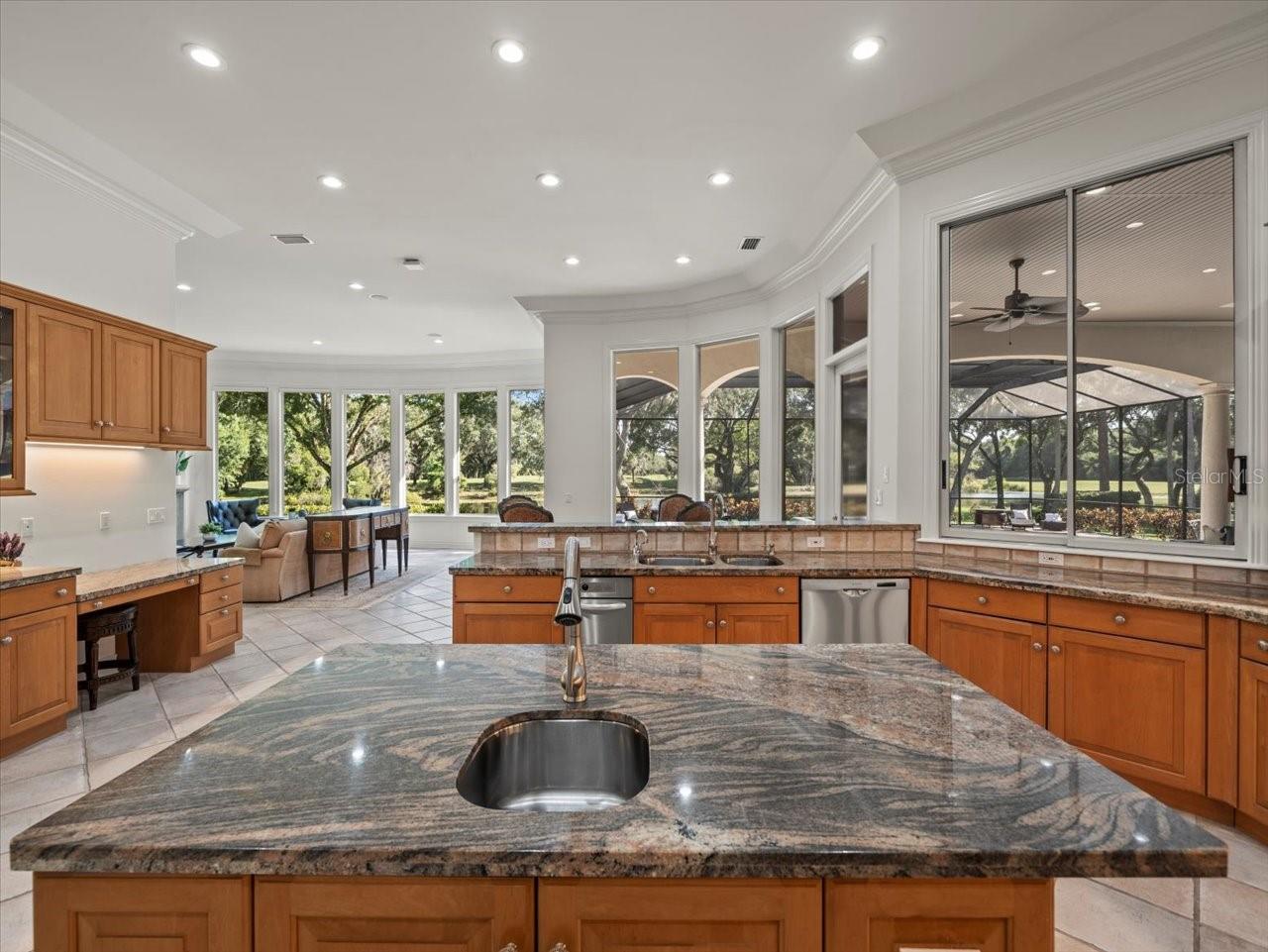 6407 E MACLAURIN DR, TAMPA, FL, 33647