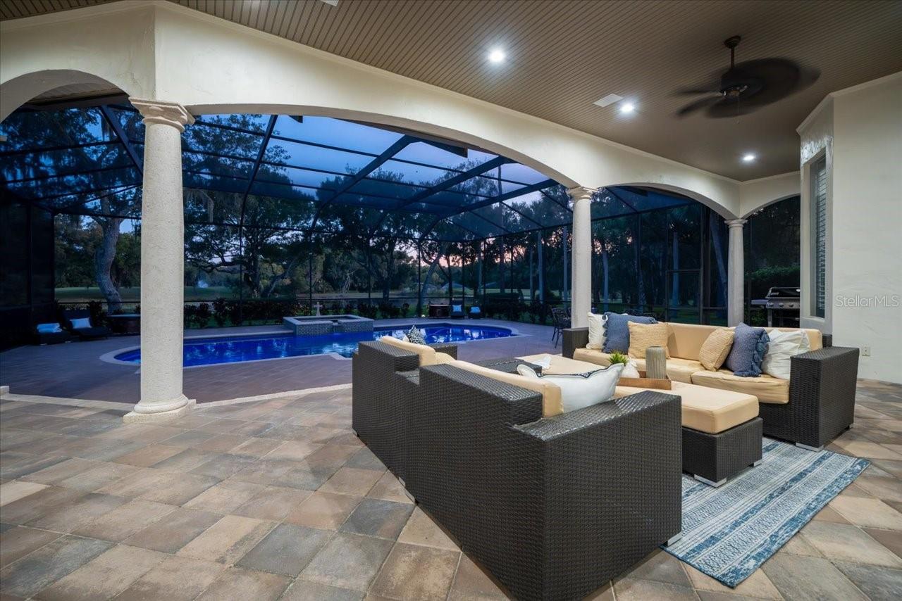 6407 E MACLAURIN DR, TAMPA, FL, 33647