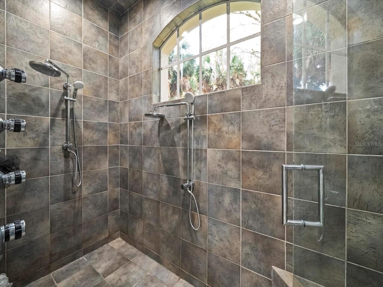 6407 E MACLAURIN DR, TAMPA, FL, 33647