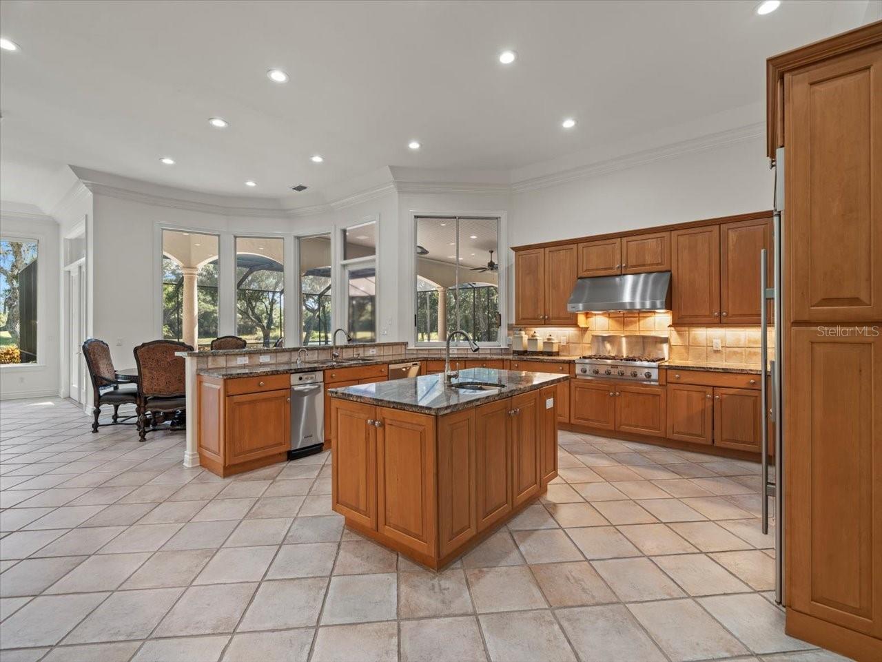 6407 E MACLAURIN DR, TAMPA, FL, 33647