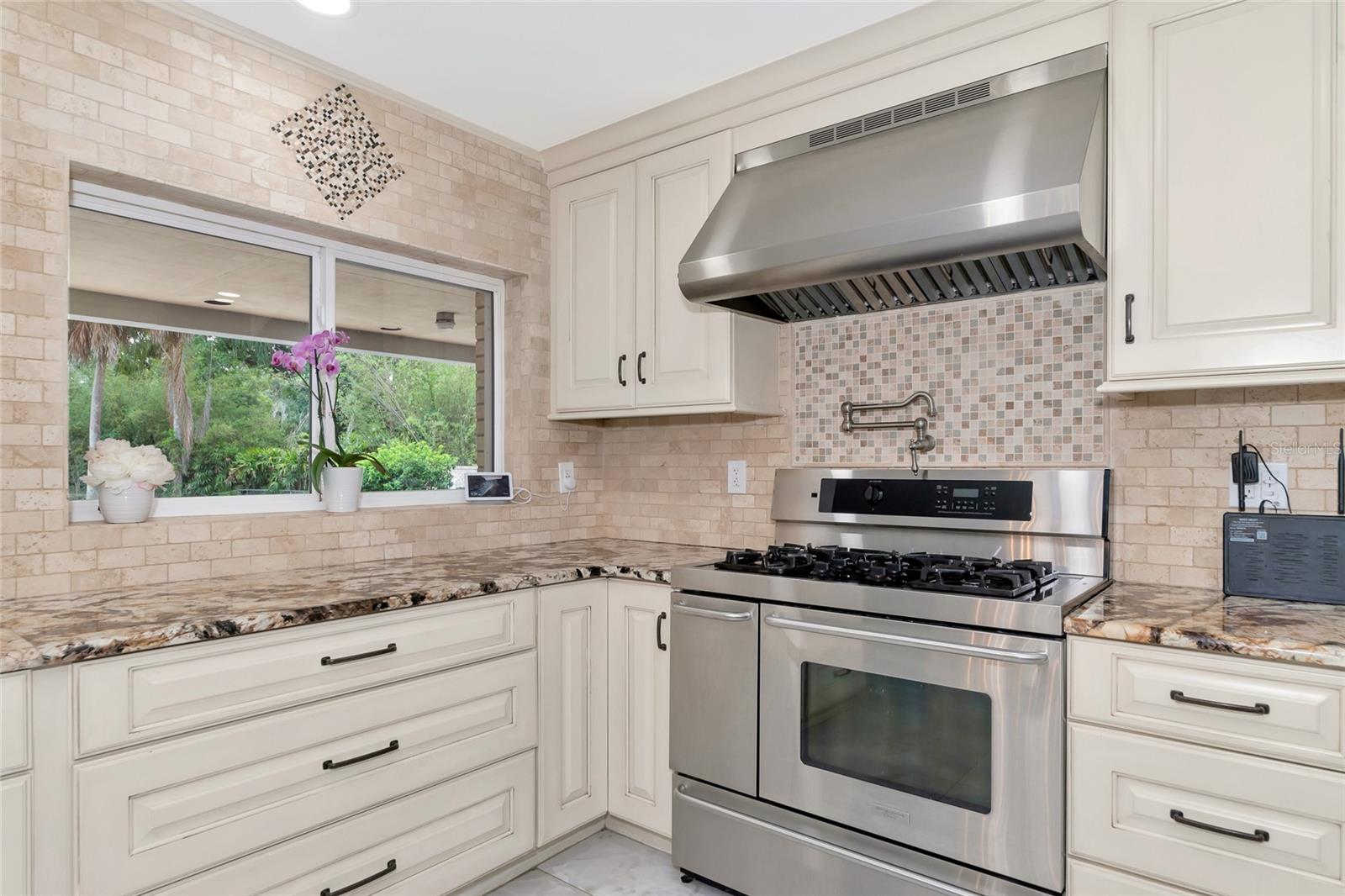 3114 LITTLE RD, VALRICO, FL, 33596