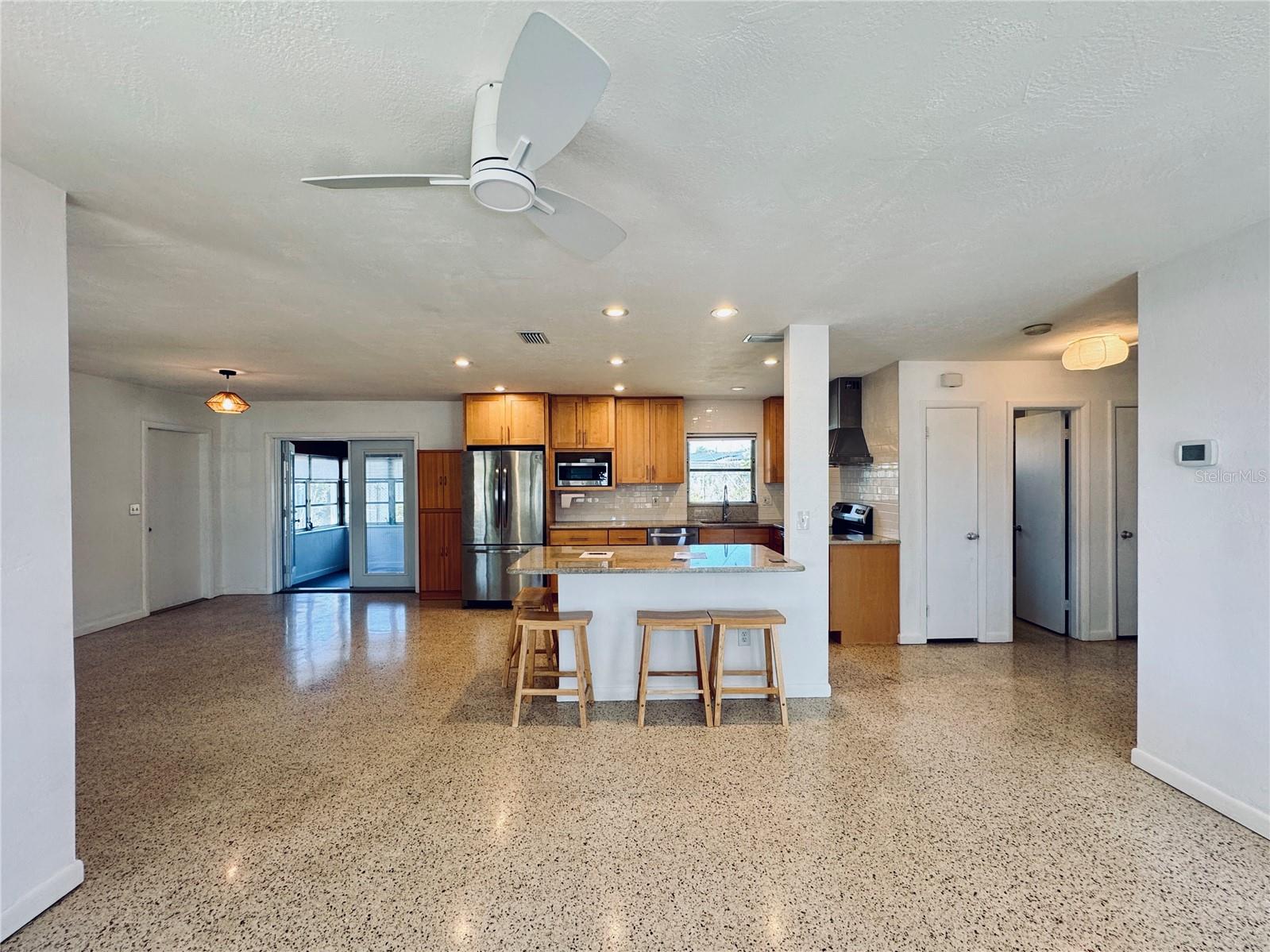 1001 75TH AVE N, ST PETERSBURG, FL, 33702