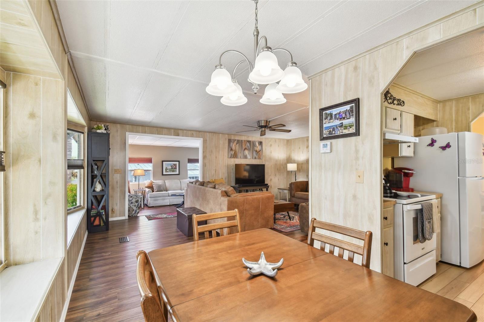 37841 MISSION HILLS AVE, ZEPHYRHILLS, FL, 33541