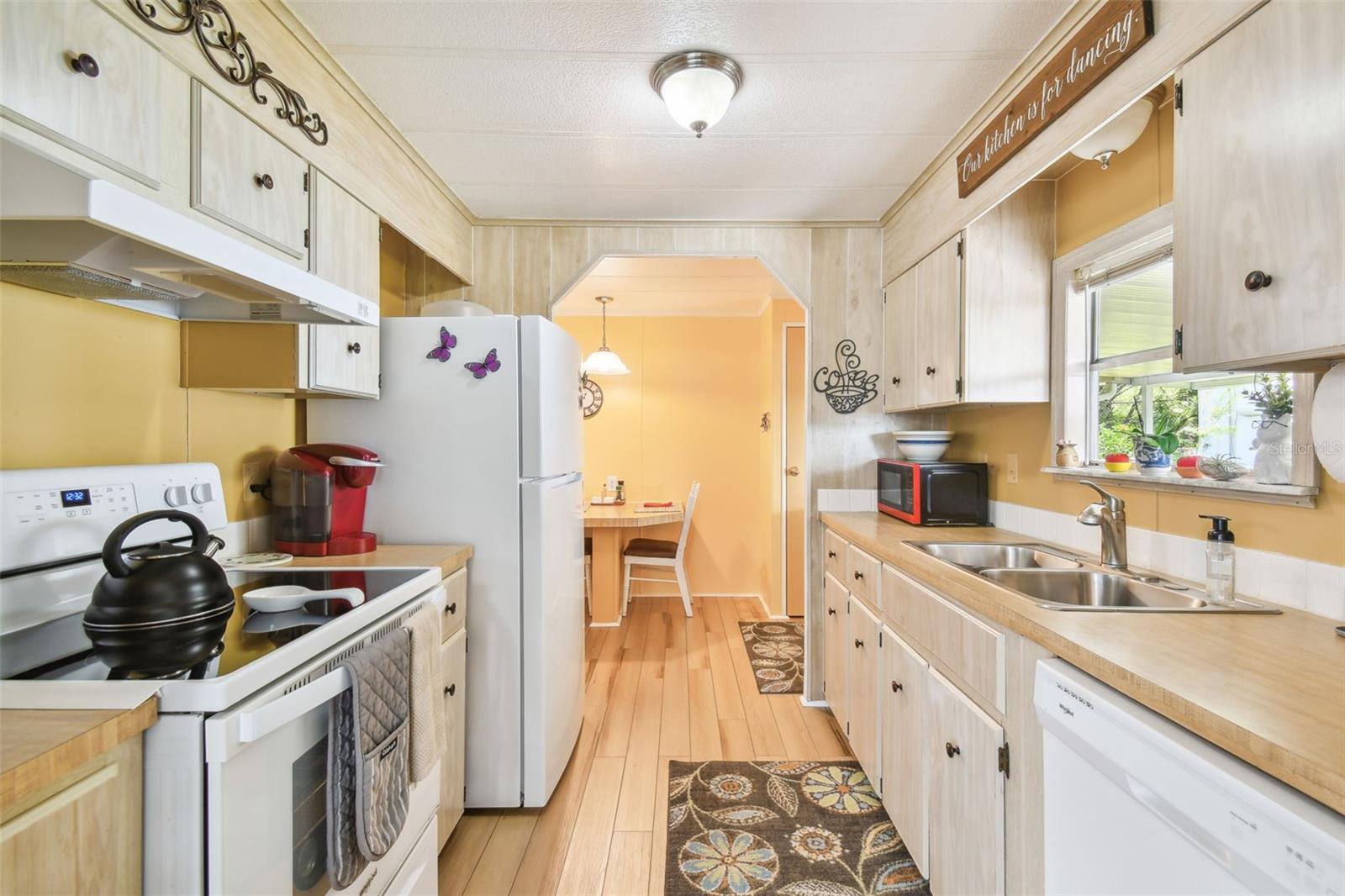 37841 MISSION HILLS AVE, ZEPHYRHILLS, FL, 33541
