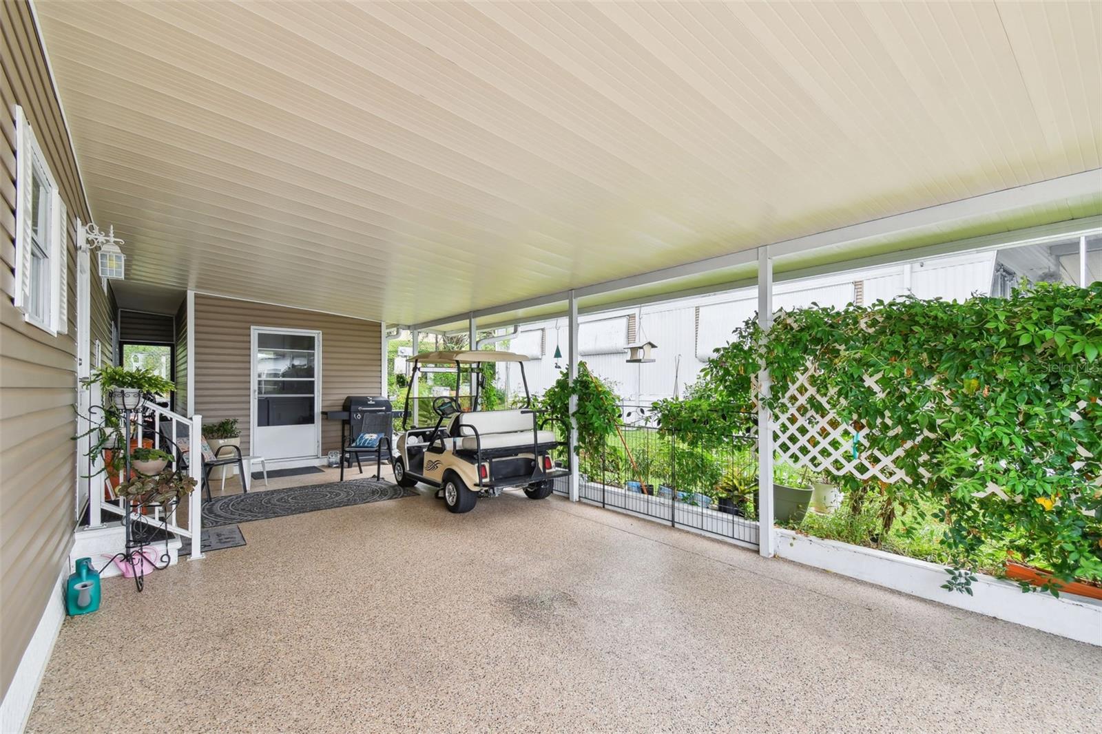 37841 MISSION HILLS AVE, ZEPHYRHILLS, FL, 33541