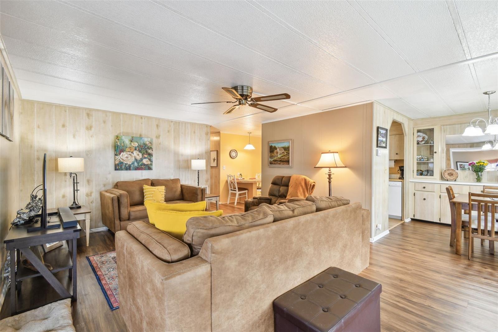 37841 MISSION HILLS AVE, ZEPHYRHILLS, FL, 33541