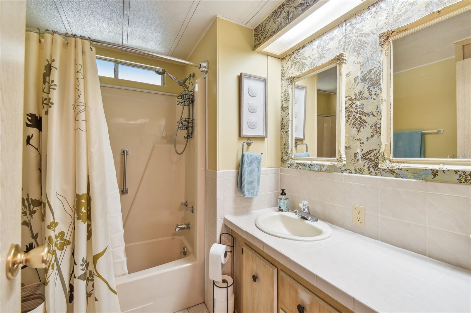 37841 MISSION HILLS AVE, ZEPHYRHILLS, FL, 33541