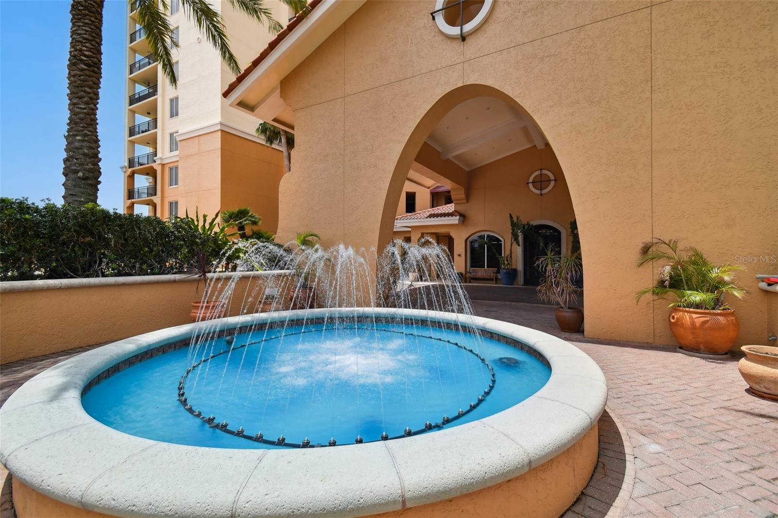 5823 BOWEN DANIEL DR #905, TAMPA, FL, 33616