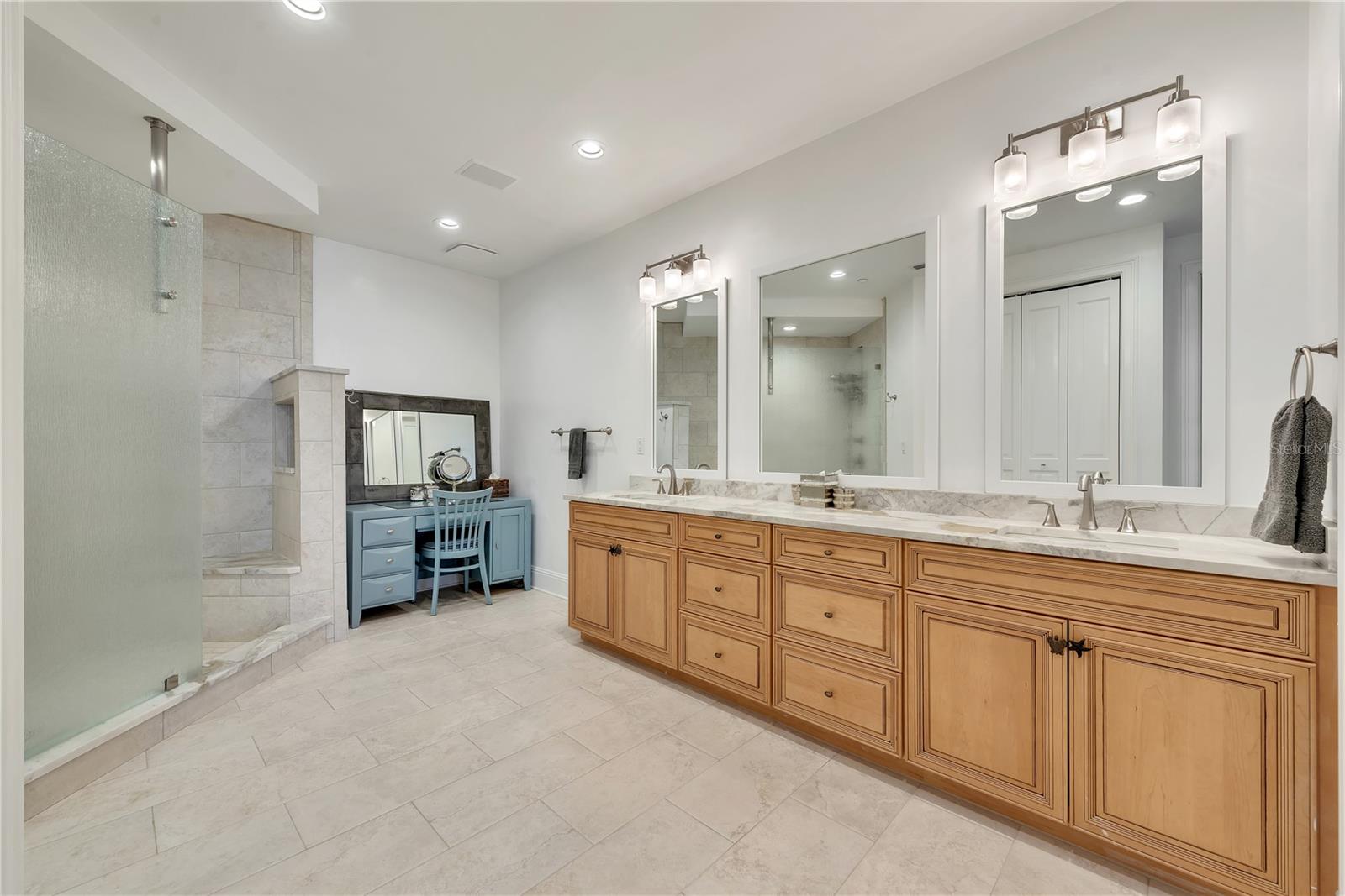 T3534874 Property Photo