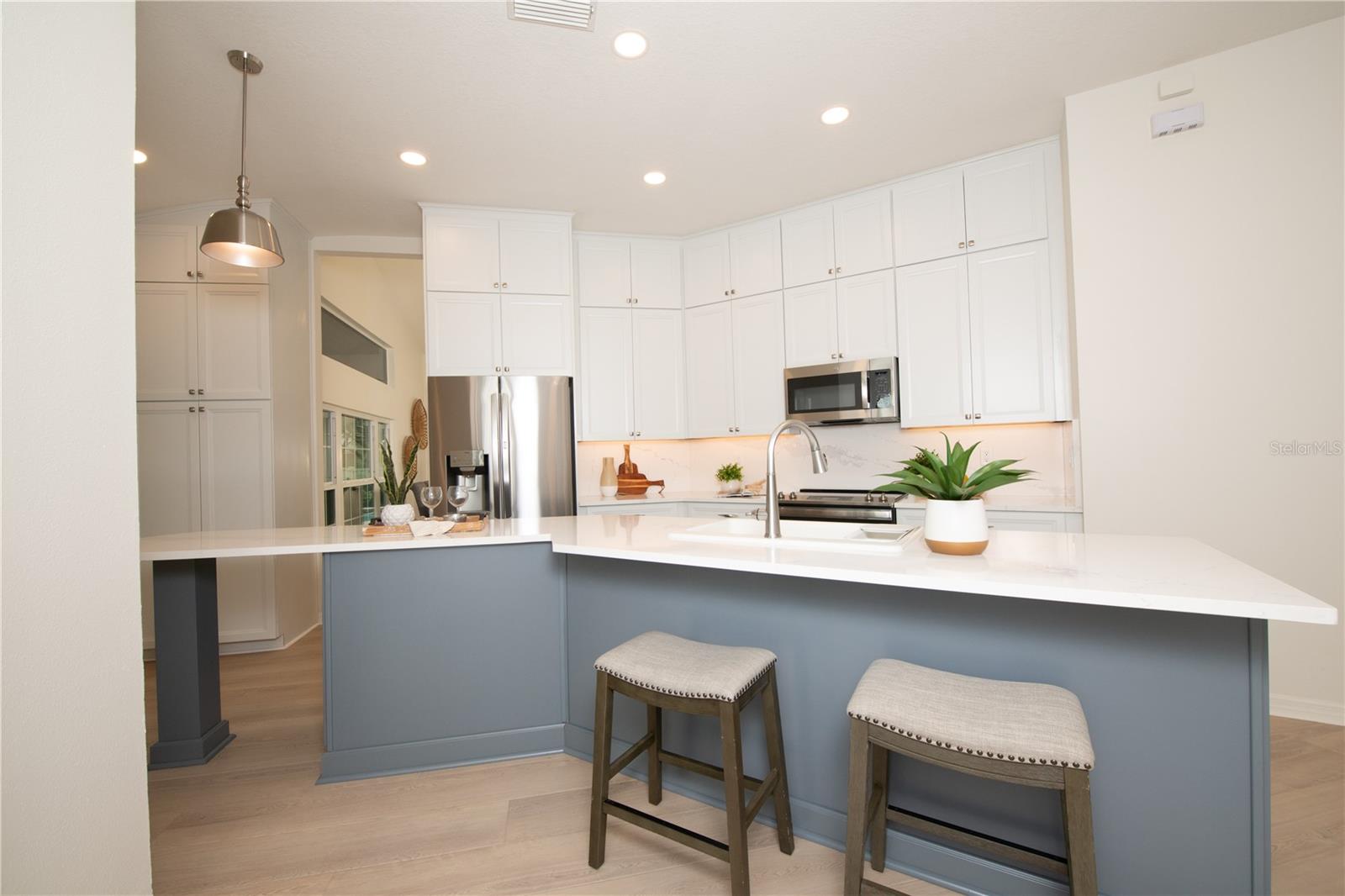 379 FAN PALM CT NE #0, ST PETERSBURG, FL, 33703