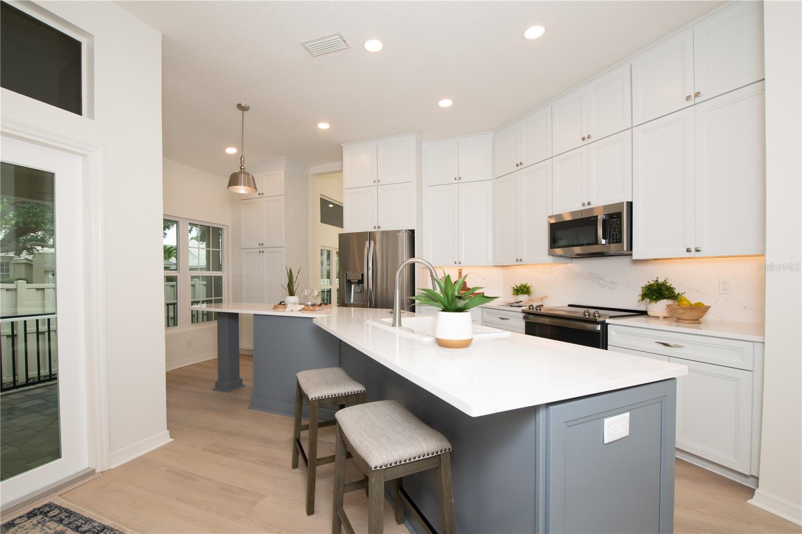 379 FAN PALM CT NE #0, ST PETERSBURG, FL, 33703