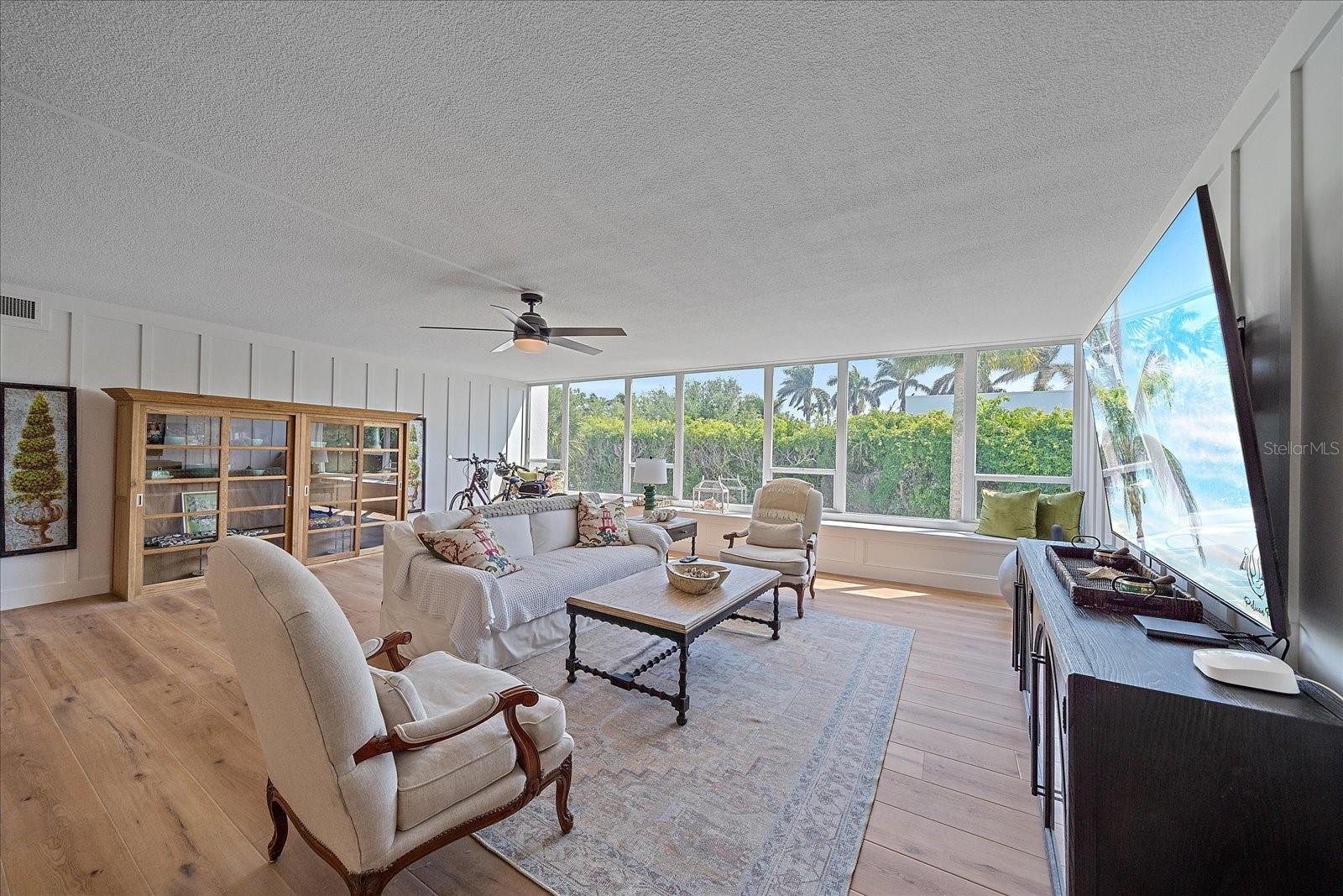 100 SANDS POINT RD #204, LONGBOAT KEY, FL, 34228