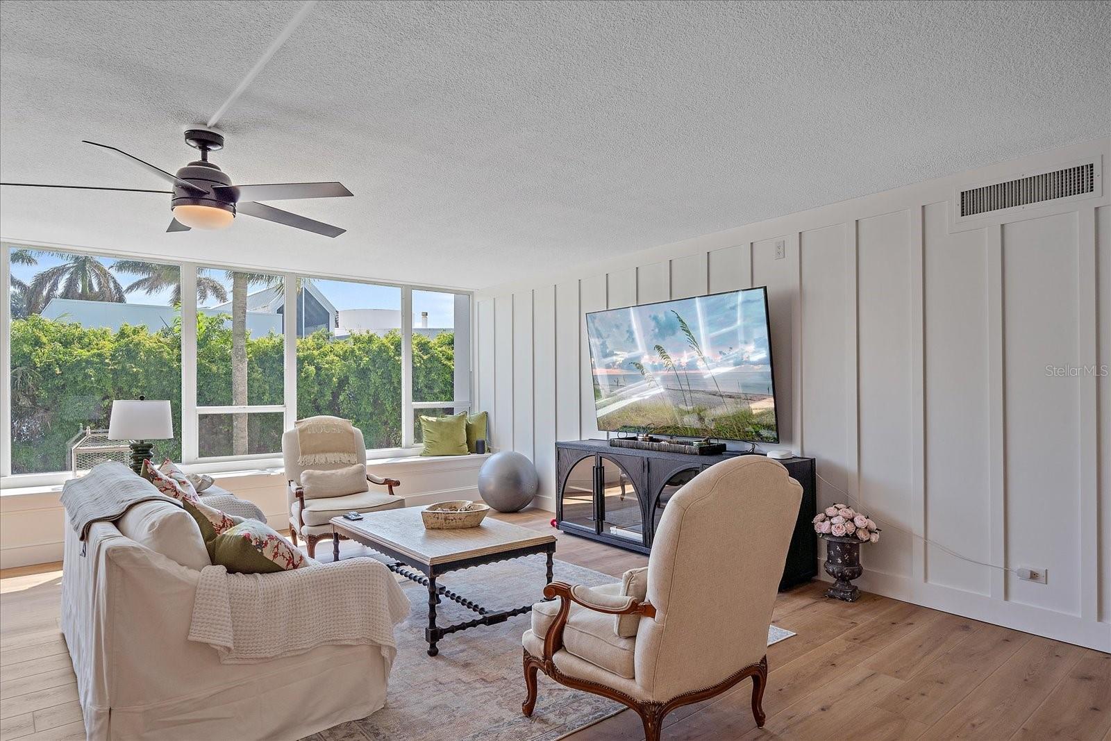 100 SANDS POINT RD #204, LONGBOAT KEY, FL, 34228