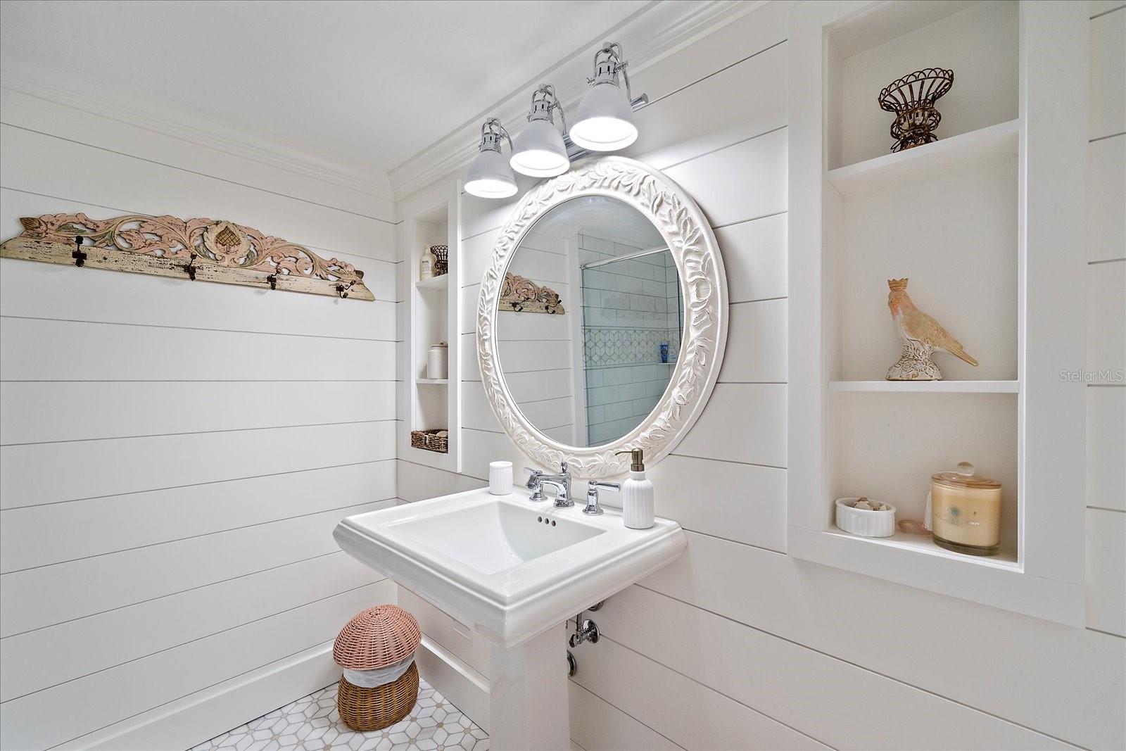 100 SANDS POINT RD #204, LONGBOAT KEY, FL, 34228