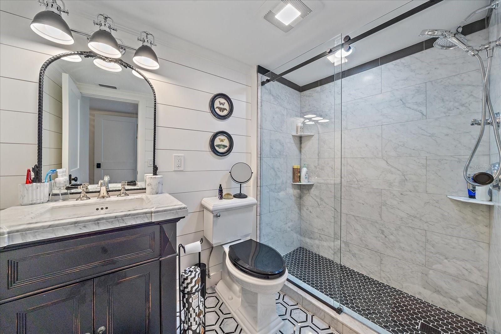 100 SANDS POINT RD #204, LONGBOAT KEY, FL, 34228