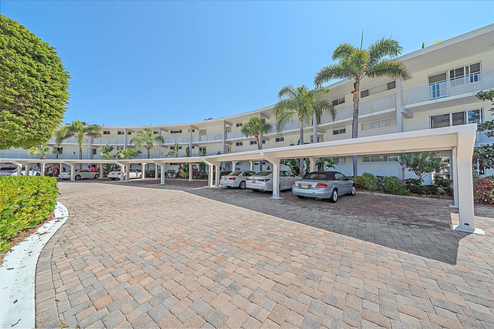 100 SANDS POINT RD #204, LONGBOAT KEY, FL, 34228