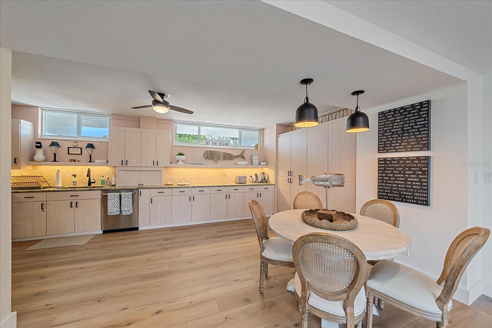 100 SANDS POINT RD #204, LONGBOAT KEY, FL, 34228