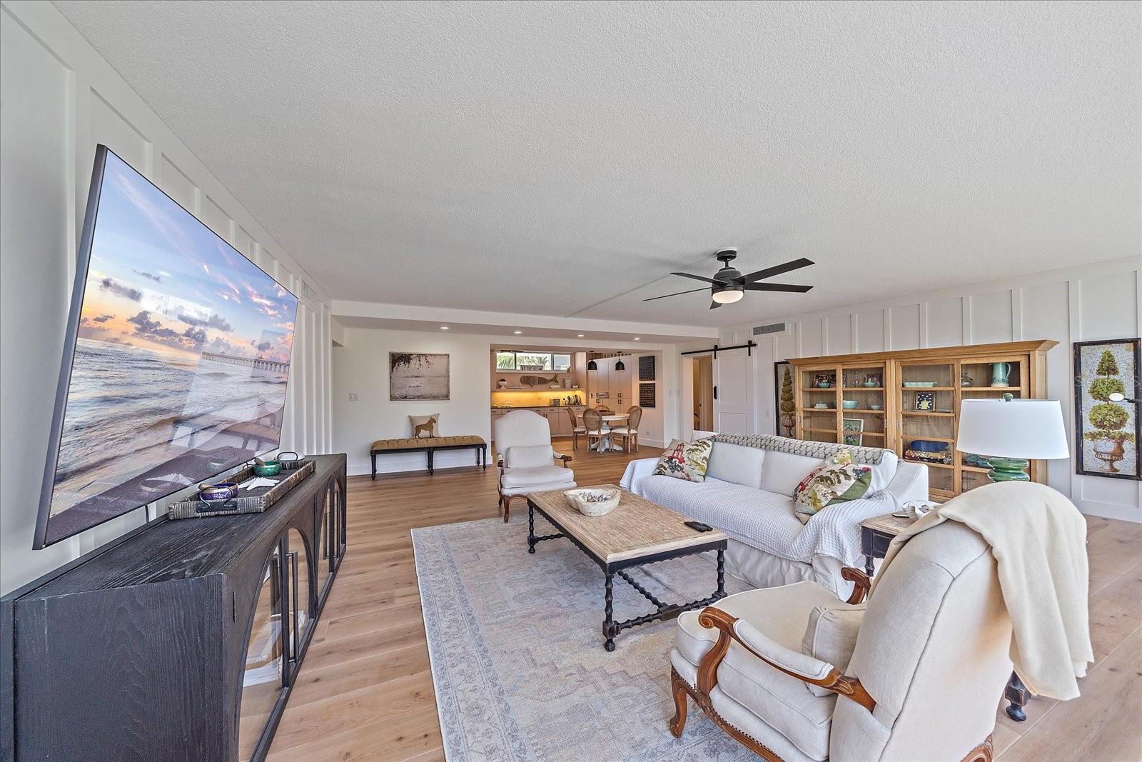 100 SANDS POINT RD #204, LONGBOAT KEY, FL, 34228
