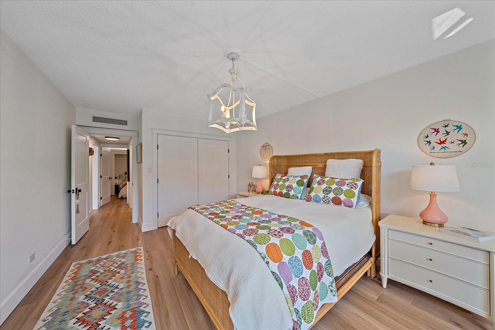 100 SANDS POINT RD #204, LONGBOAT KEY, FL, 34228