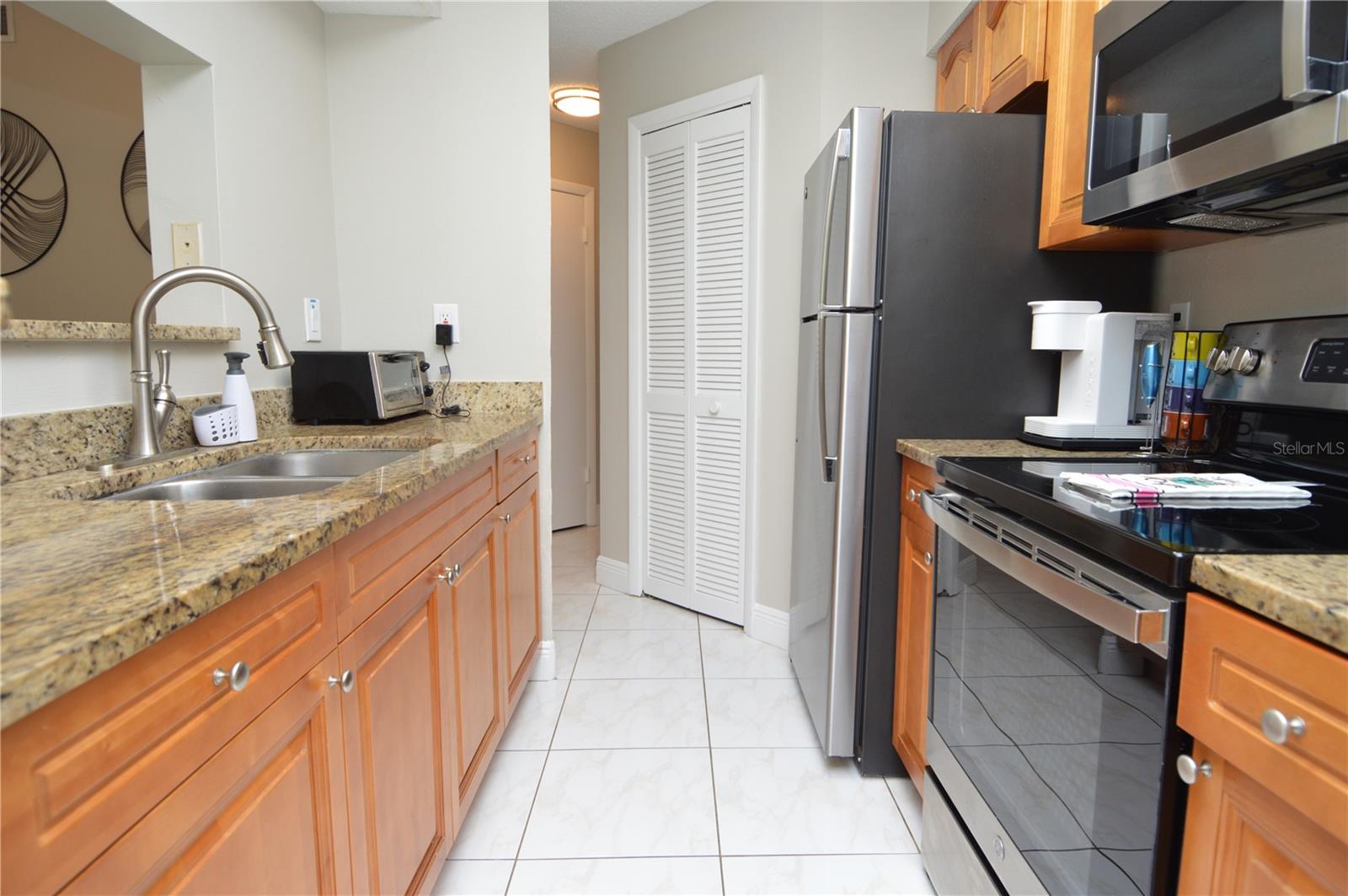 8752 MALLARD RESERVE DR #203 (Furnished), TAMPA, FL, 33614