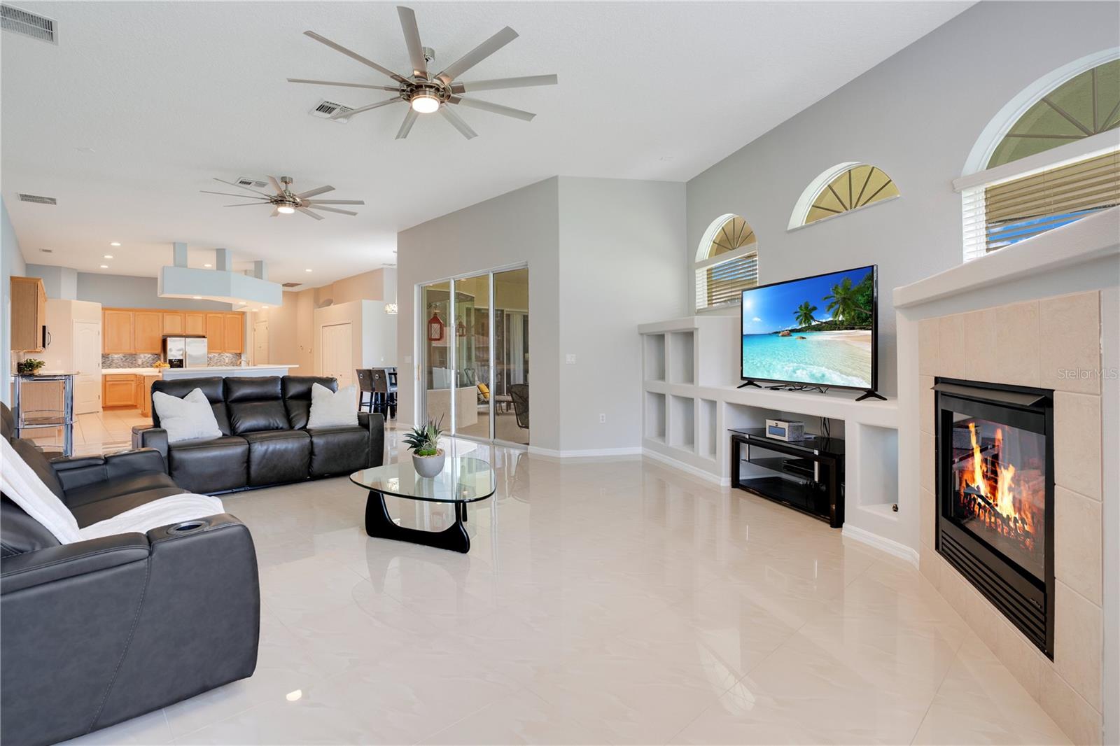4833 LAKES EDGE LN, KISSIMMEE, FL, 34744