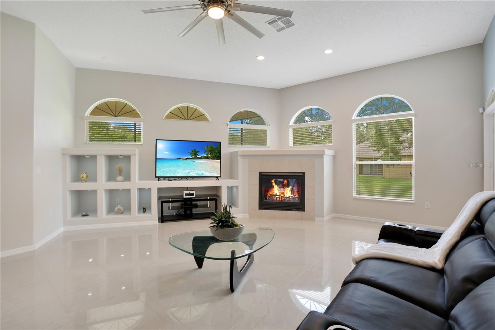 4833 LAKES EDGE LN, KISSIMMEE, FL, 34744