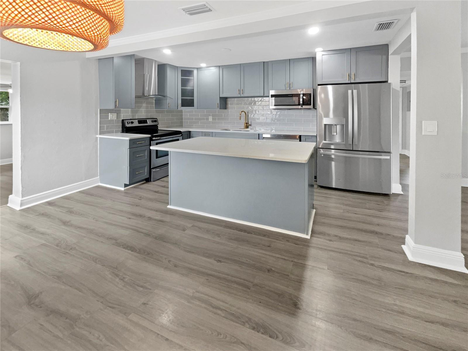 4104 W GRAY ST, TAMPA, FL, 33609