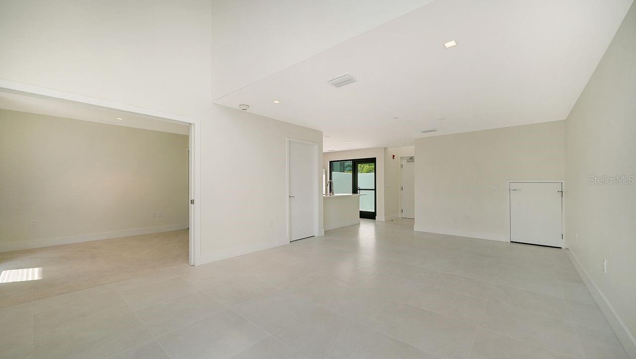 1558 4TH ST #210, SARASOTA, FL, 34236
