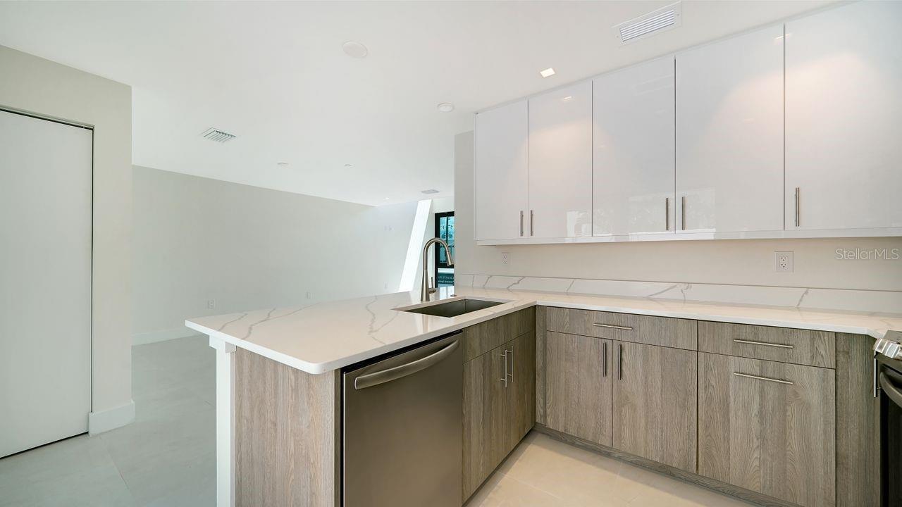 1558 4TH ST #210, SARASOTA, FL, 34236