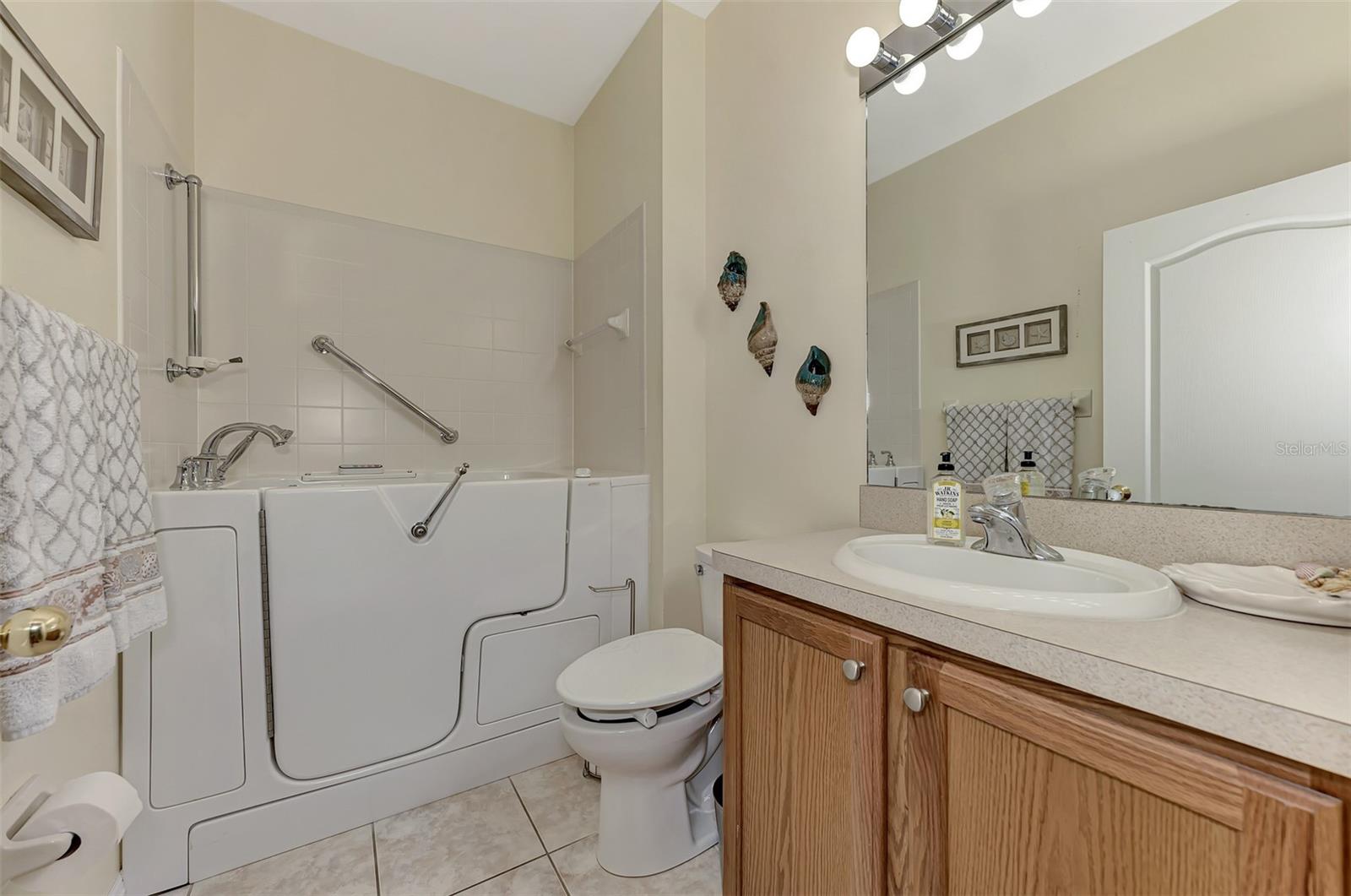5057 WHISPERING OAKS DR, NORTH PORT, FL, 34287