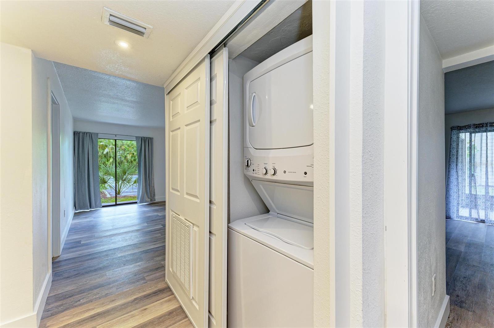 2224 BAHIA VISTA ST #E1, SARASOTA, FL, 34239