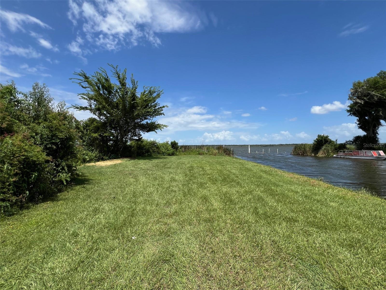860 CR 482B, LAKE PANASOFFKEE, FL, 33538