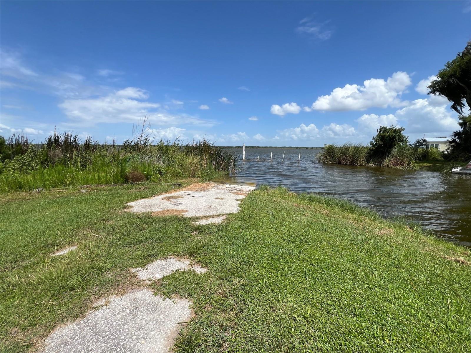 860 CR 482B, LAKE PANASOFFKEE, FL, 33538