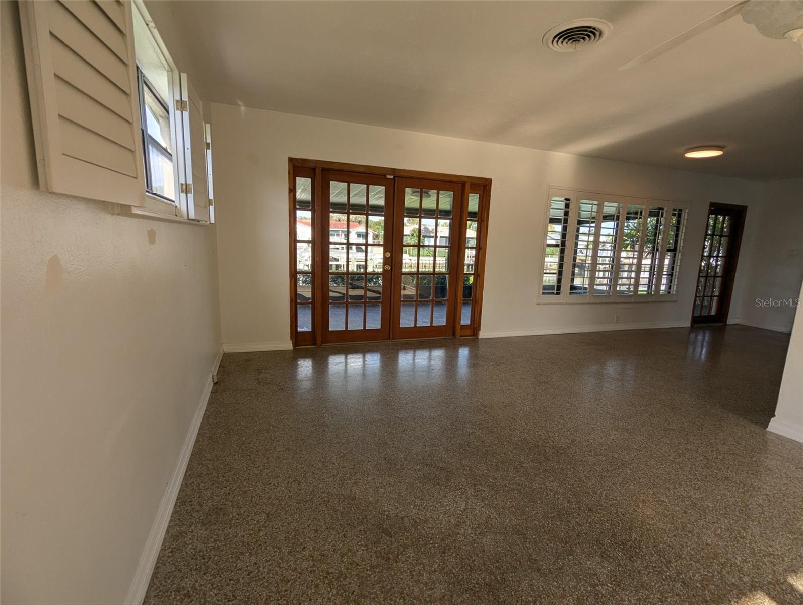3931 E EDEN ROC CIR, TAMPA, FL, 33634