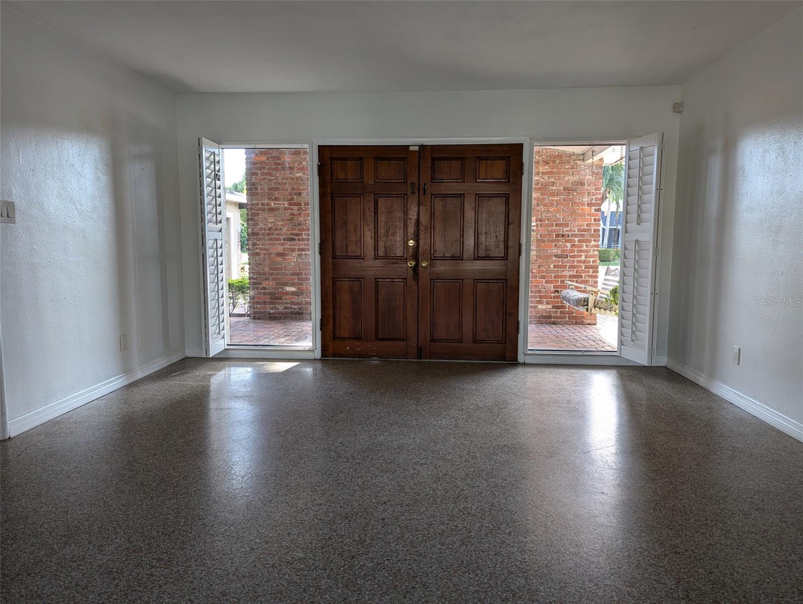 3931 E EDEN ROC CIR, TAMPA, FL, 33634