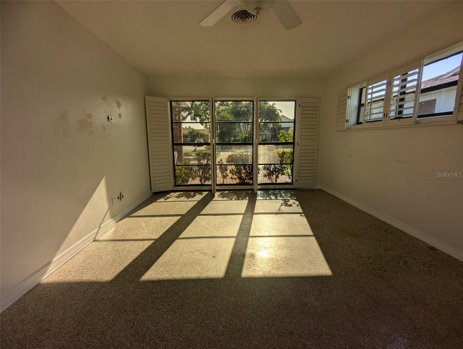 3931 E EDEN ROC CIR, TAMPA, FL, 33634