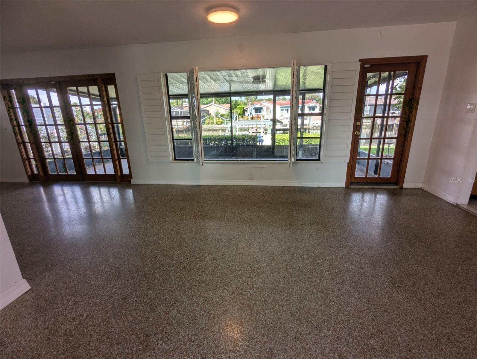 3931 E EDEN ROC CIR, TAMPA, FL, 33634