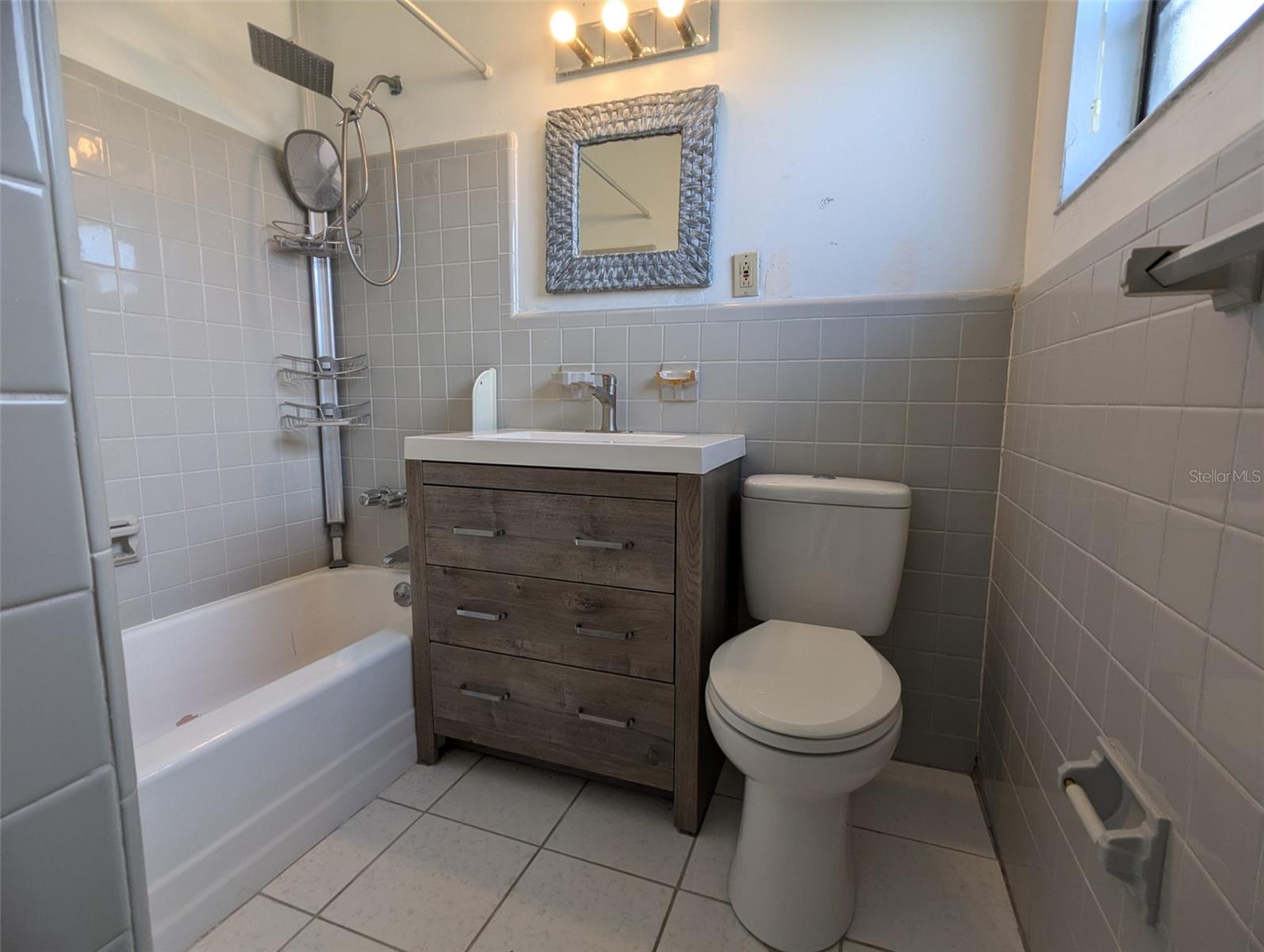 3931 E EDEN ROC CIR, TAMPA, FL, 33634