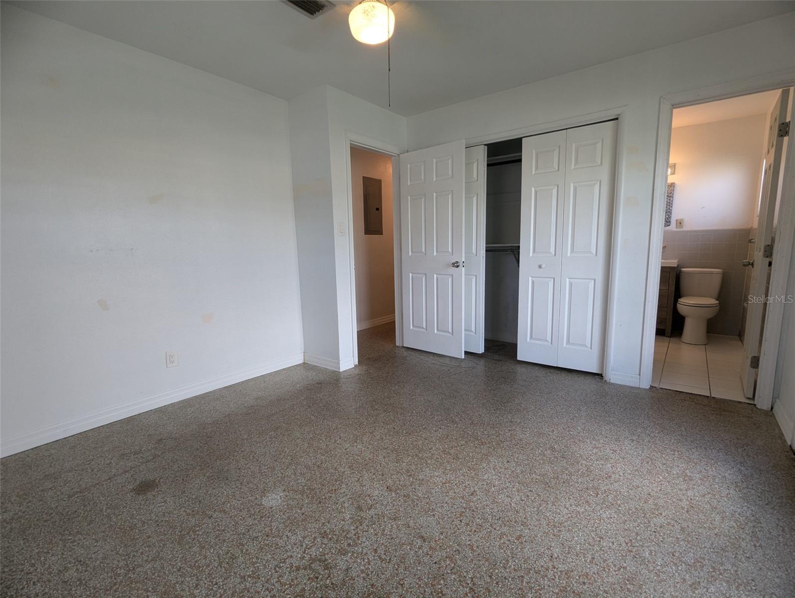 3931 E EDEN ROC CIR, TAMPA, FL, 33634