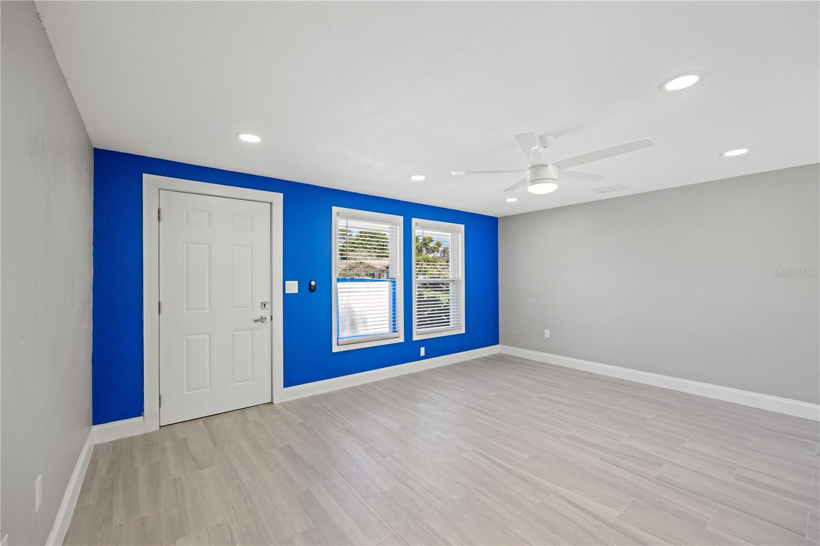 2401 LINWOOD DR, SARASOTA, FL, 34232