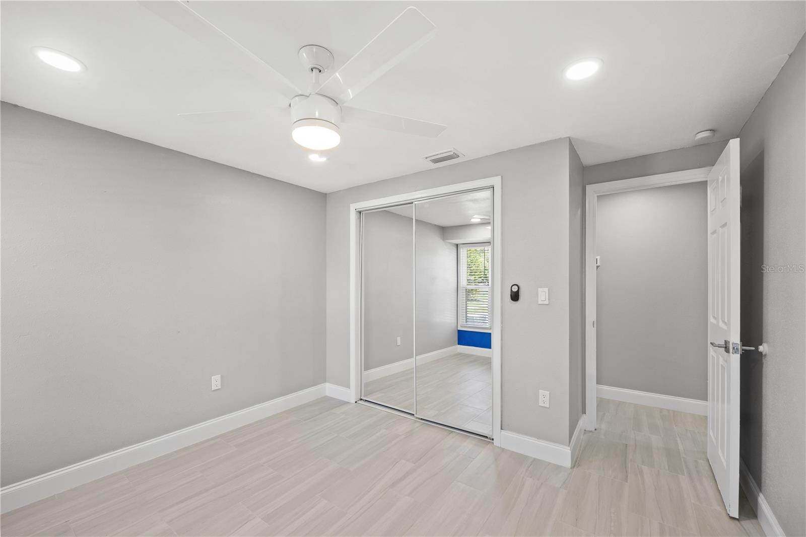 2401 LINWOOD DR, SARASOTA, FL, 34232