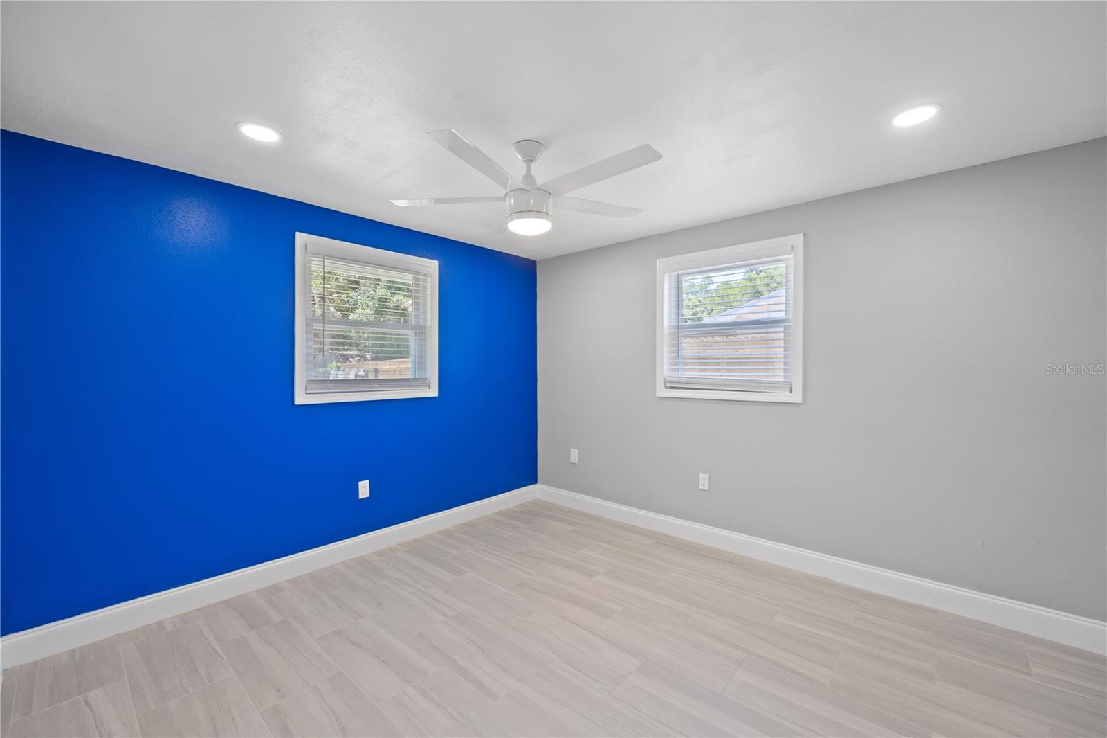 2401 LINWOOD DR, SARASOTA, FL, 34232