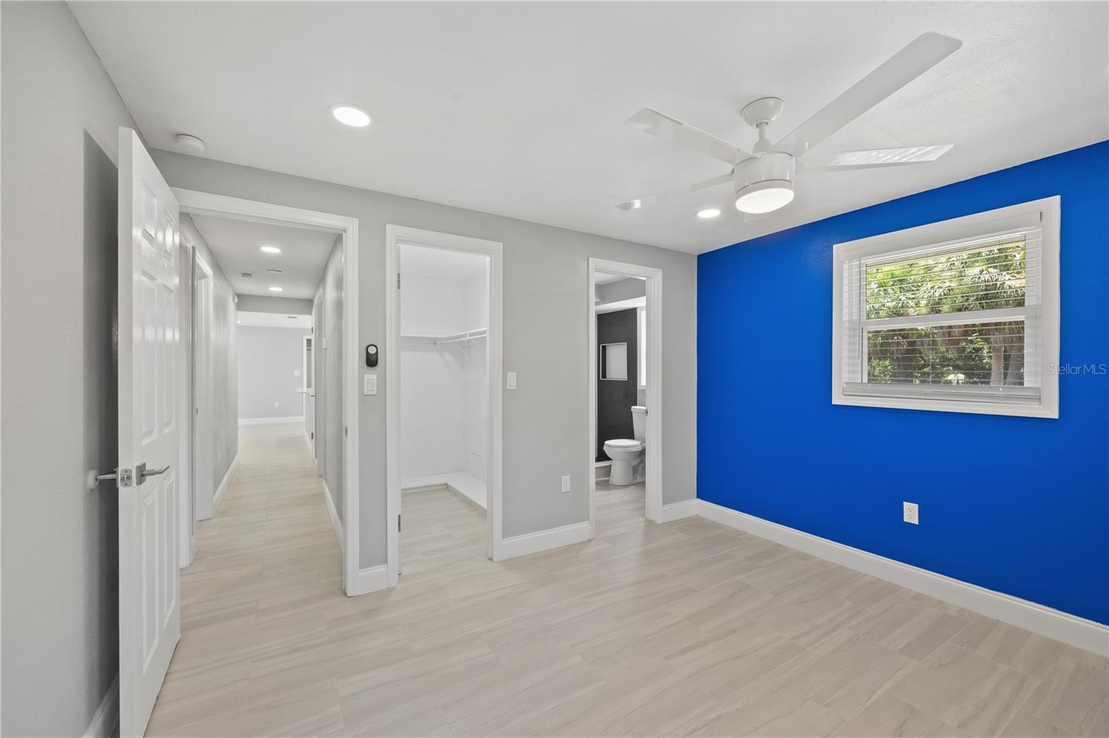 2401 LINWOOD DR, SARASOTA, FL, 34232