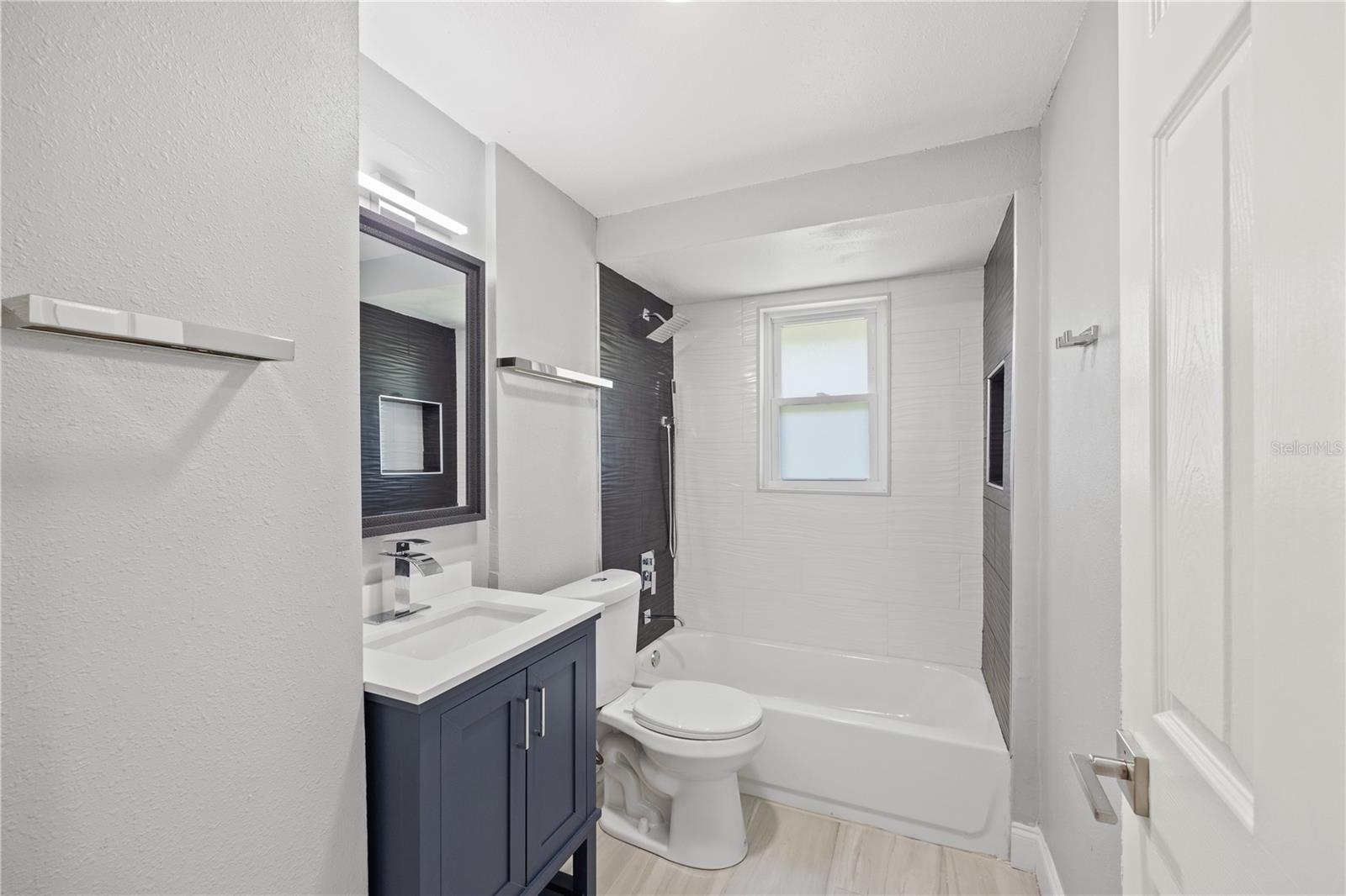 2401 LINWOOD DR, SARASOTA, FL, 34232